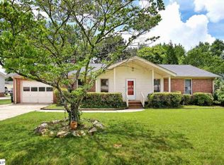 906 Devenger Rd, Greer, SC 29650