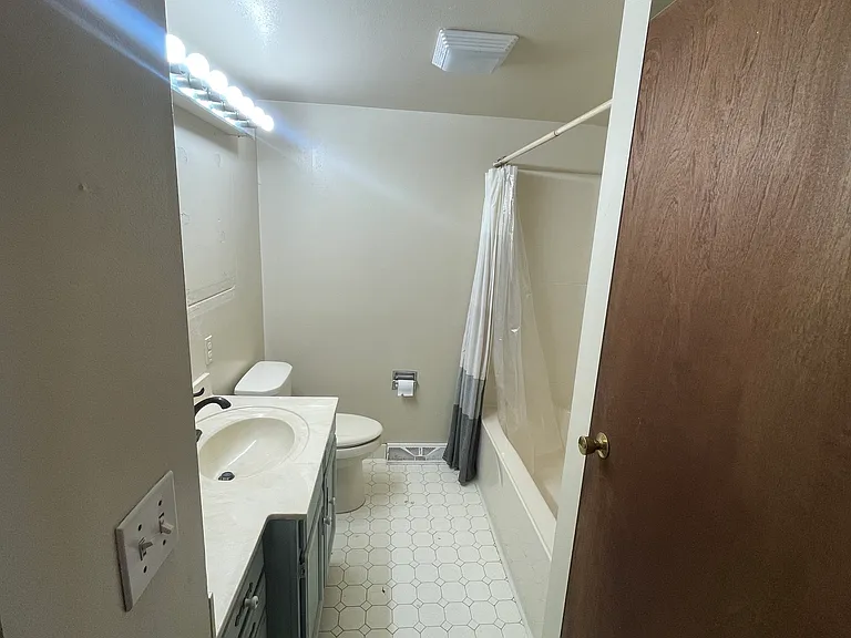 17514 Calhoun St — Photo 11