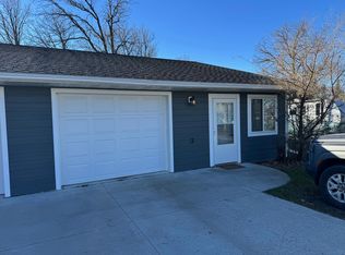 204 W Poplar Ave UNIT B, Badger, MN 56714