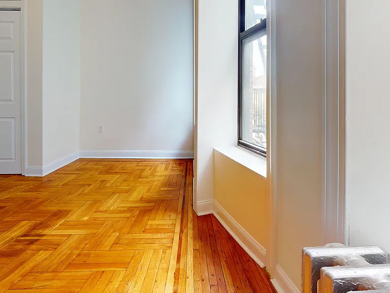 229 E 12th St #35 — Photo 11