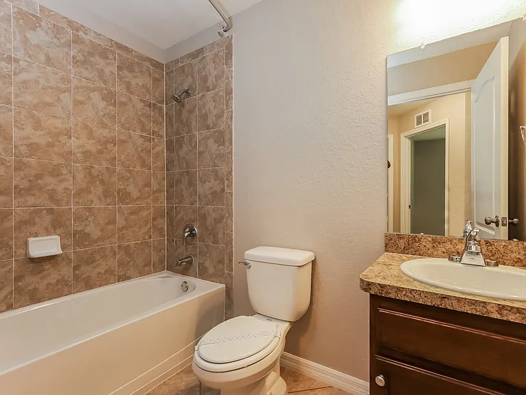1817 James Towne Ln — Photo 15
