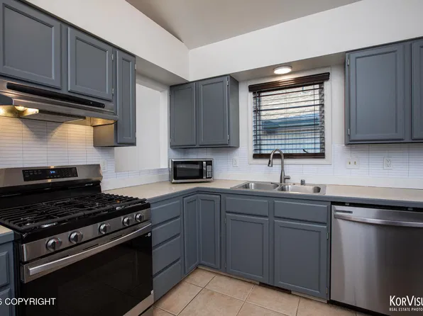 8061 Pinebrook Cir, Anchorage, AK 99507