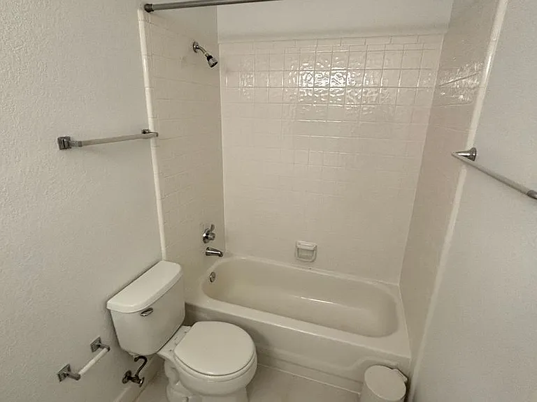 2316 London Dr — Photo 16