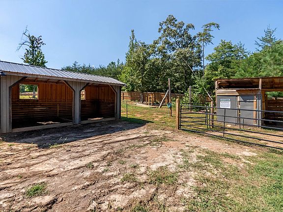 2nd image of 316 Oak Grove Rd