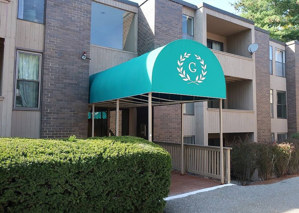 1st image of 40 Shrewsbury Green Dr Unit A