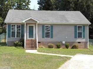 6 Brook Valley Cir, Greensboro, NC 27406