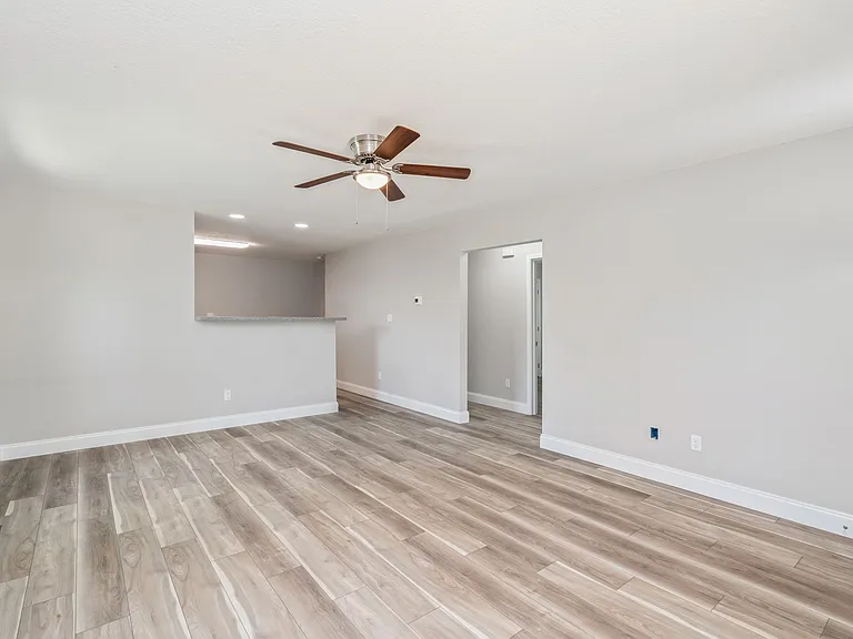 2533 Adair Ave — Photo 3
