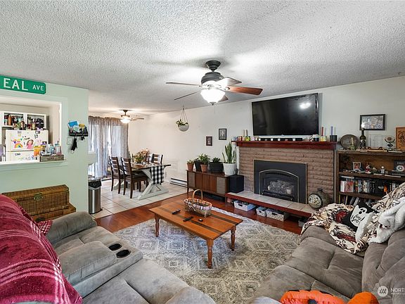 2nd image of 467 NW 8th Avenue