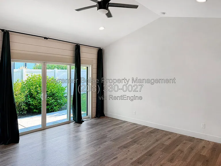 1440 W Cerulean St — Photo 9
