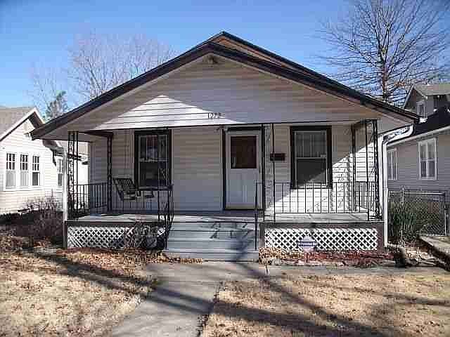 1st image of 1272 SW Macvicar Ave