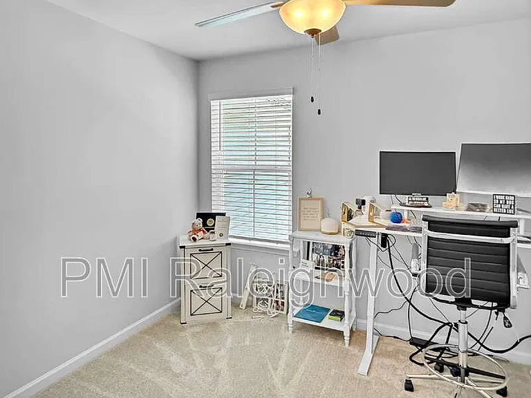 136 Kobus Ct — Photo 19