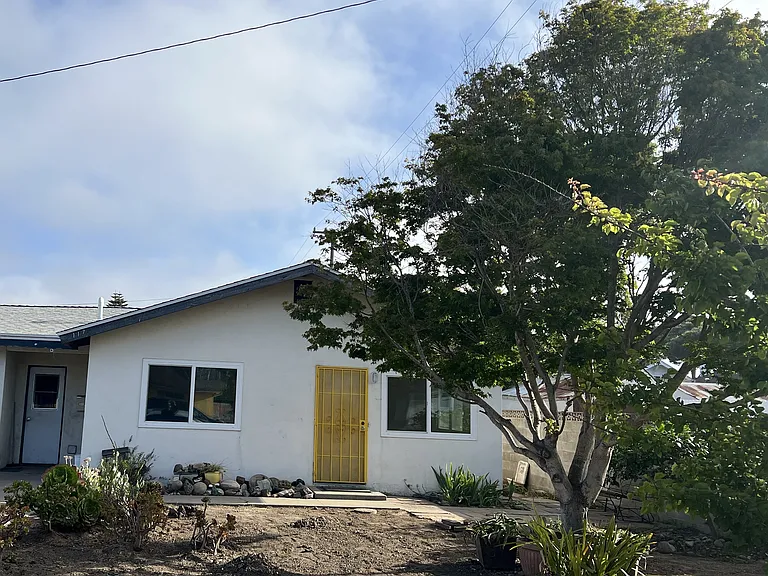 117 W Hickory Ave — Photo 1
