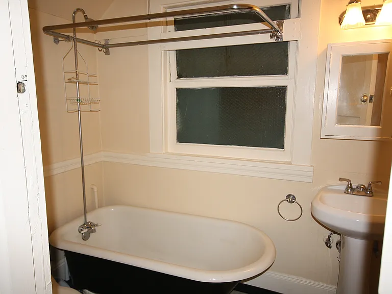 4263 SE Belmont St #D — Photo 8