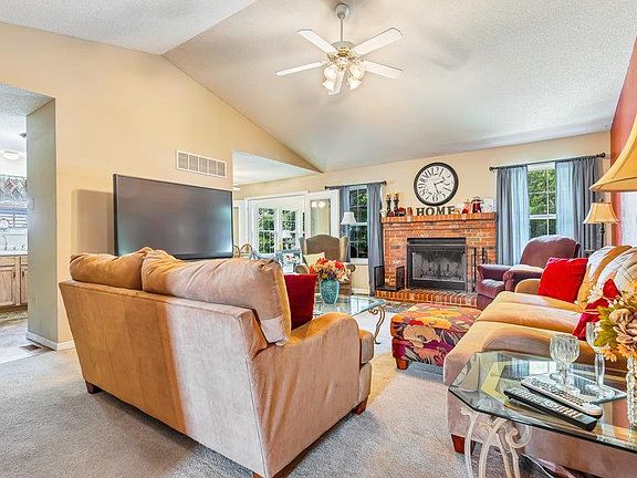 5th image of 2600 Sandstone Dr