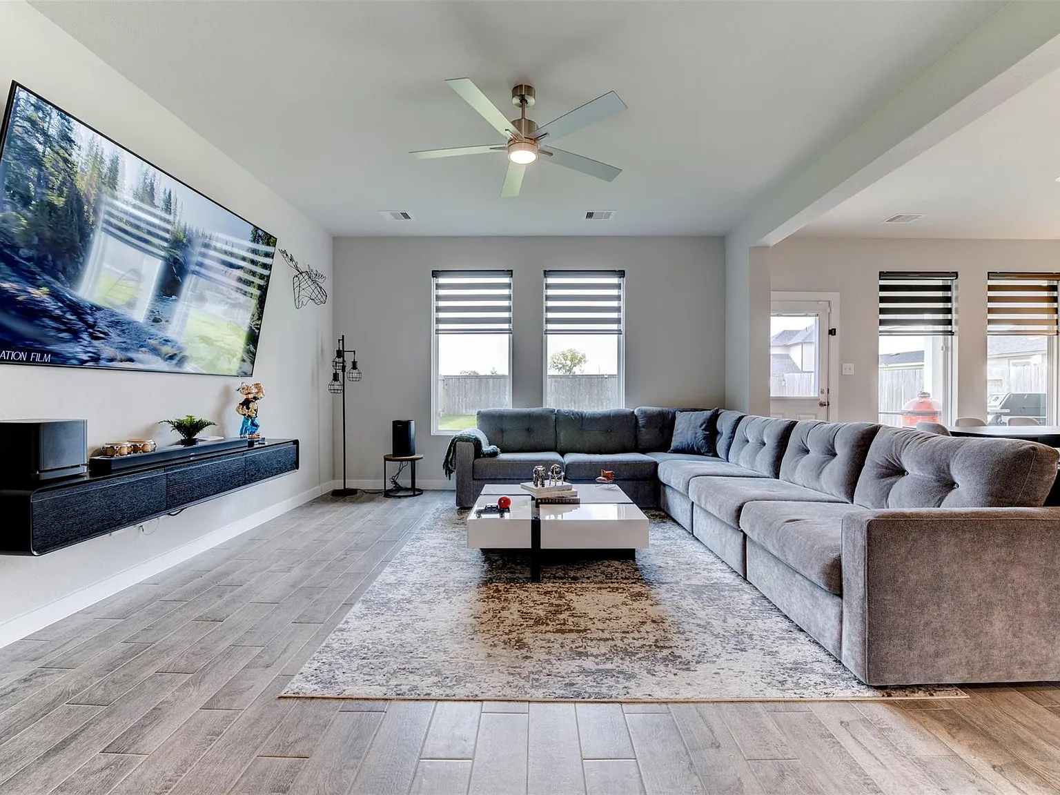 3 bed, 2.5 bath, 1865 sqft, $2,595 — Photo 4
