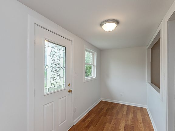 3rd image of 1727 Dawson St