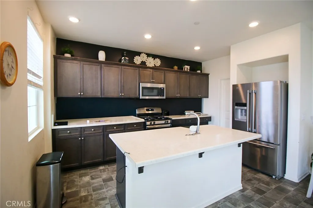 Building Photo - 30346 Village Knoll Dr