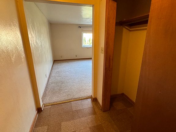 5th image of 106 Kenneth St #A