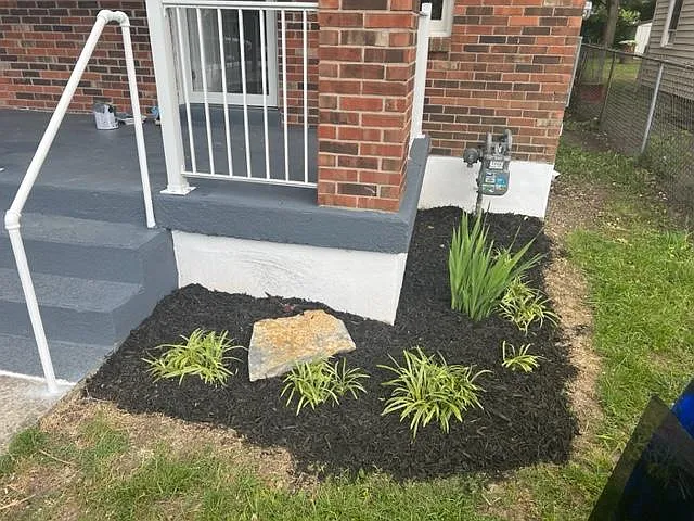 302 Inverness Ave — Photo 2