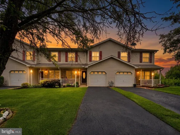 2989 Robin Rd, York, PA 17404