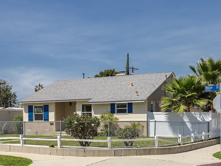 20301 Mobile St — Photo 2