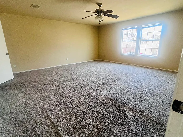 9200 Goldenview Dr — Photo 16