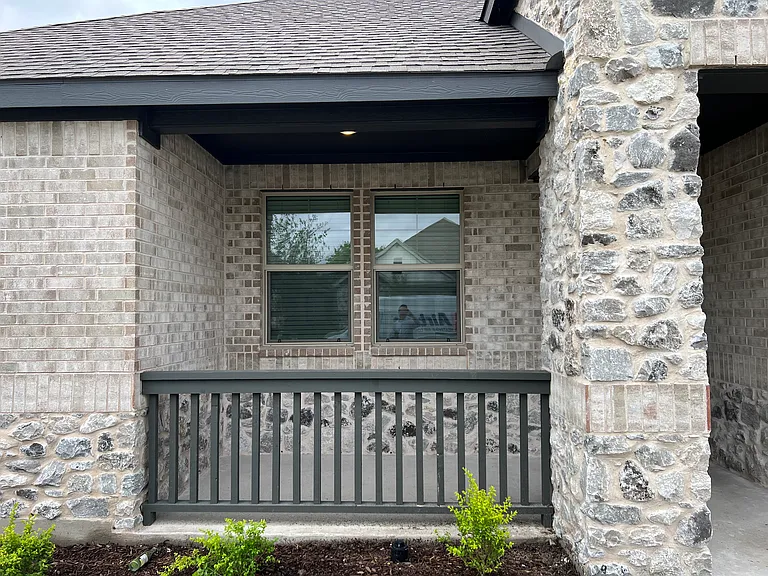1409 Winters Way — Photo 2