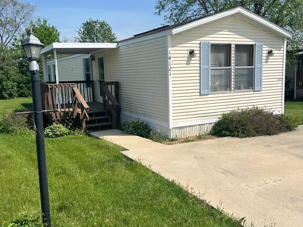 14121 Zinnia Dr, Hagerstown, MD 21742