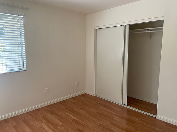 5th image of 22411 Del Valle St #12A