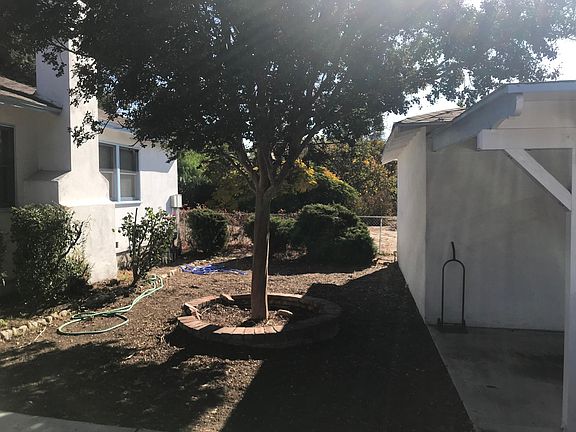 Small front yard area, brick work to be repaired