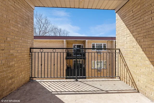 3552 N Oleander Ave #205 — Photo 17