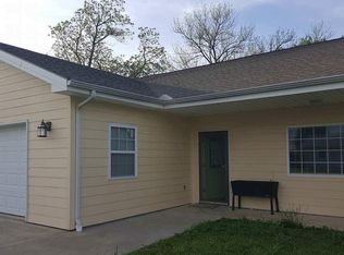 916 W 4th St, Cherryvale, KS 67335