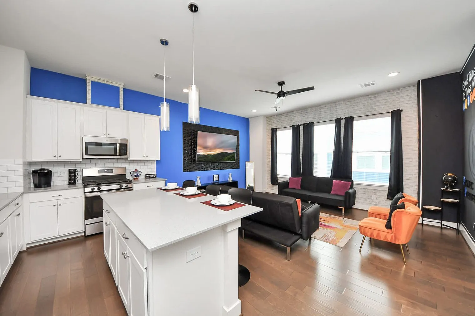 3 bed, 2.0 bath, 1399 sqft, $3,177 — Photo 3