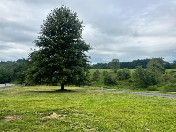 60 Zona Dr, Summersville, WV 26651