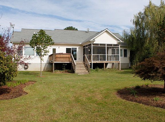 3rd image of 157 Holly Acre Pl