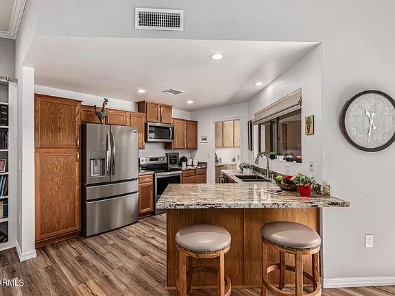 3rd image of 13723 W MEEKER Boulevard