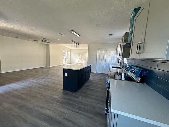 4th image of 6629 Benson Dr