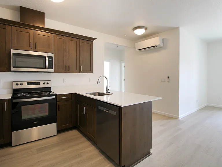 1902 SE Hankel St #14 — Photo 5