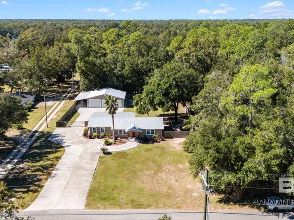 6961 Viola Rd, Gulf Shores, AL 36542