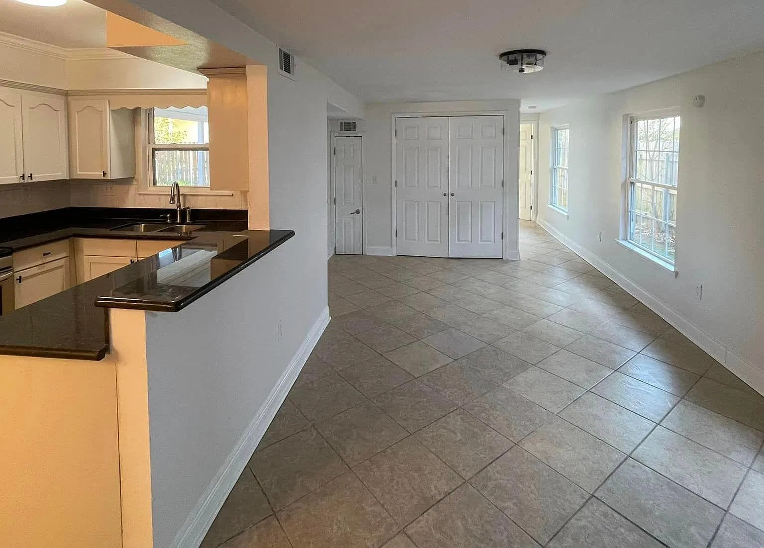 4 bed, 1629 sqft, $1,850 — Photo 3