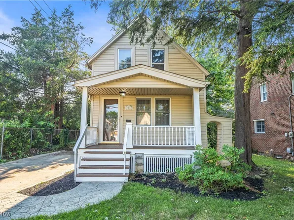 2230 Alger Rd, Lakewood, OH 44107