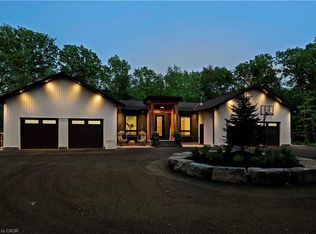 295 Allen Rd, Grimsby, ON L3M 4E7