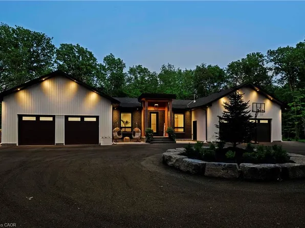 295 Allen Rd, Grimsby, ON L3M 4E7