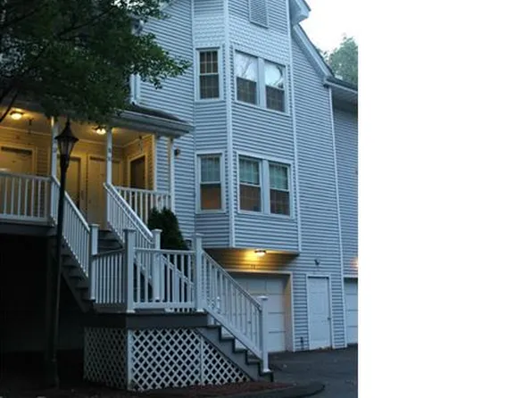 38 Woodhill Rd, Milford, CT 06461