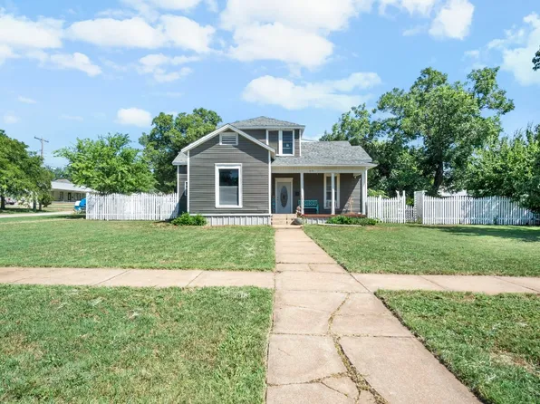 408 W 10th St, Cisco, TX 76437