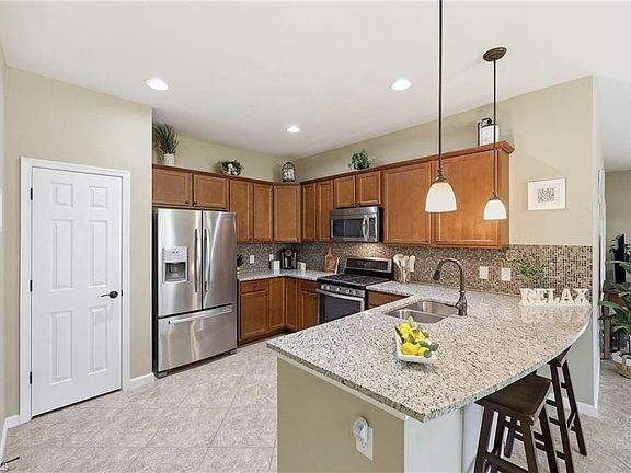 3rd image of 7156 Live Oak DR