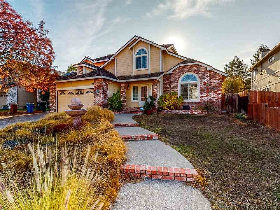 2nd image of 4204 Rocky Point Dr