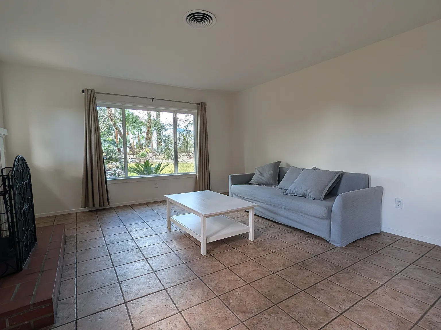 3 bed, 1585 sqft, $4,995 — Photo 4