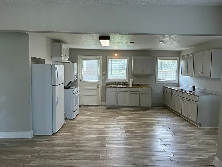 3806 Harvard St — Photo 15