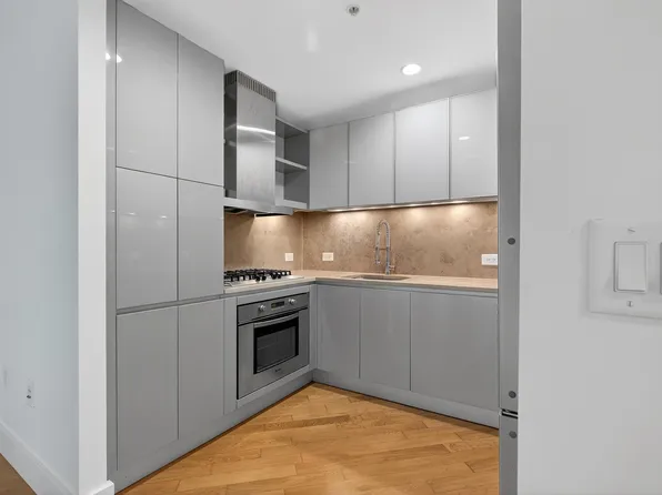 77 Hudson Street image 8 of 28